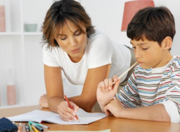 Lição de casa: até onde vai a tarefa dos pais?